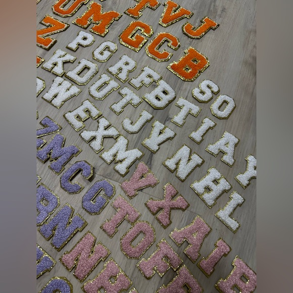 LOT OF 119 MIXED CHENILLE IRON ON LETTERS - Picture 7 of 11